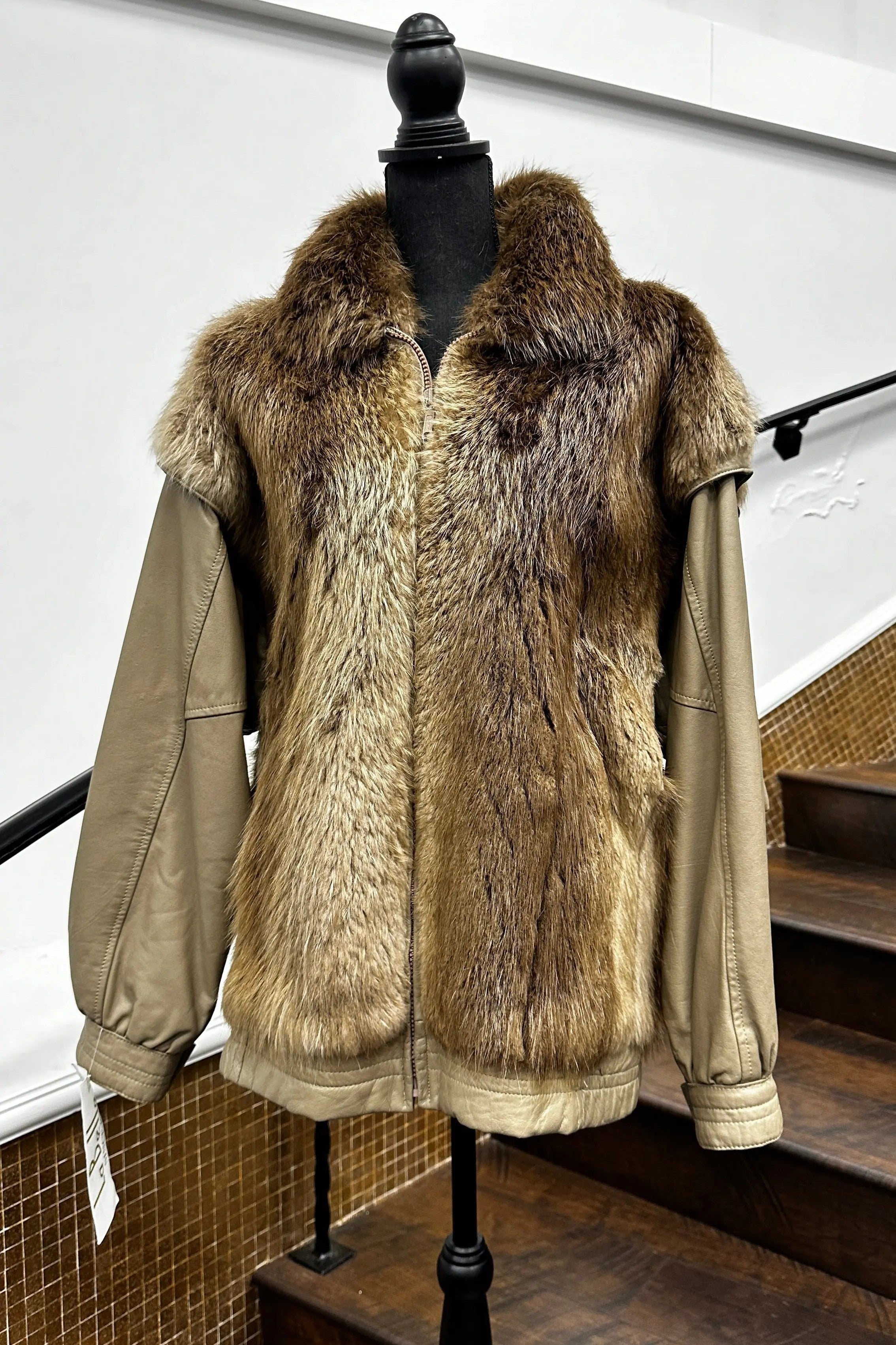 Vintage Beige Beaver Jacket with Detachable Leather Sleeves