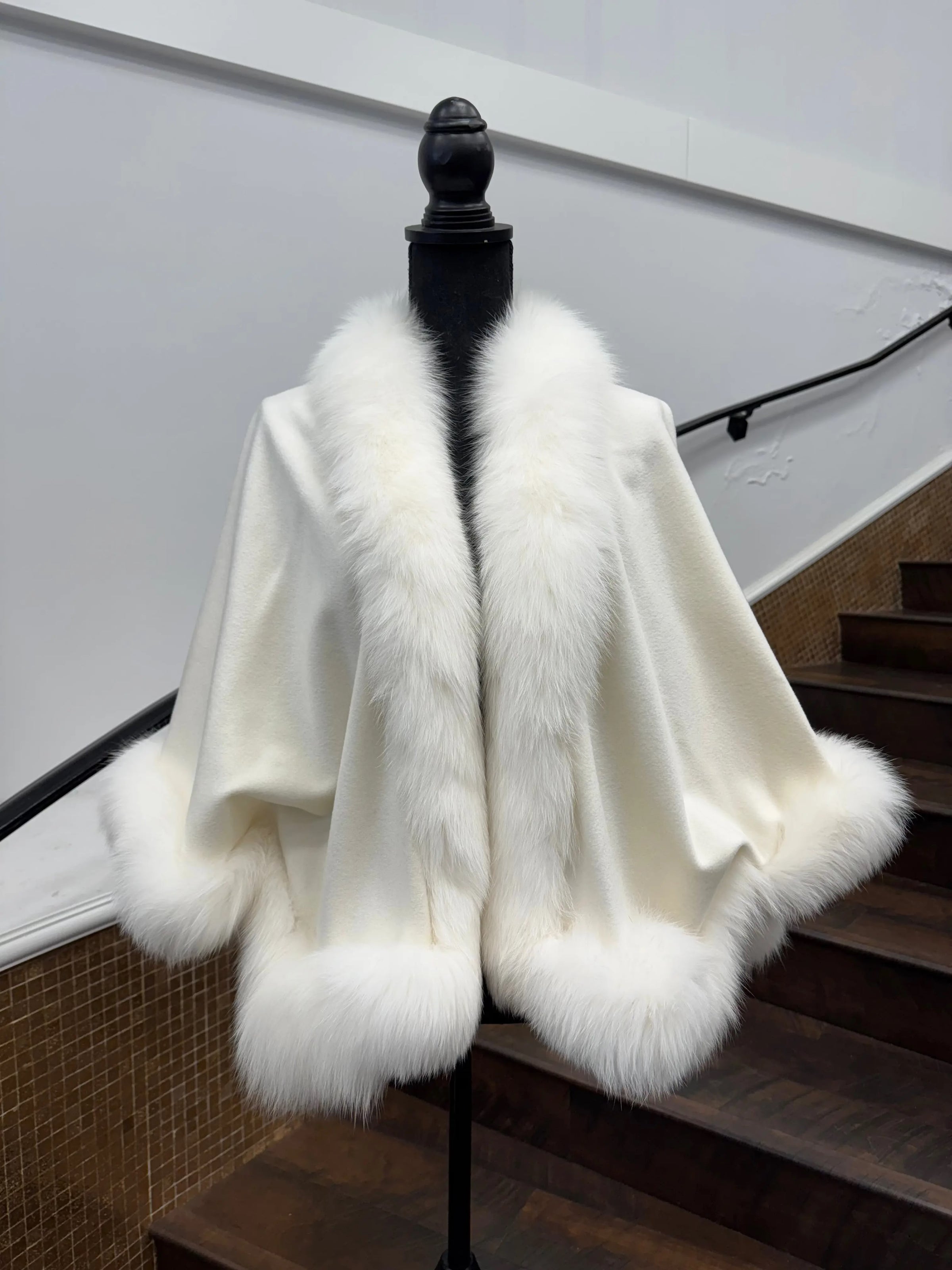 Vintage White Cashmere Cape with Fox Trim