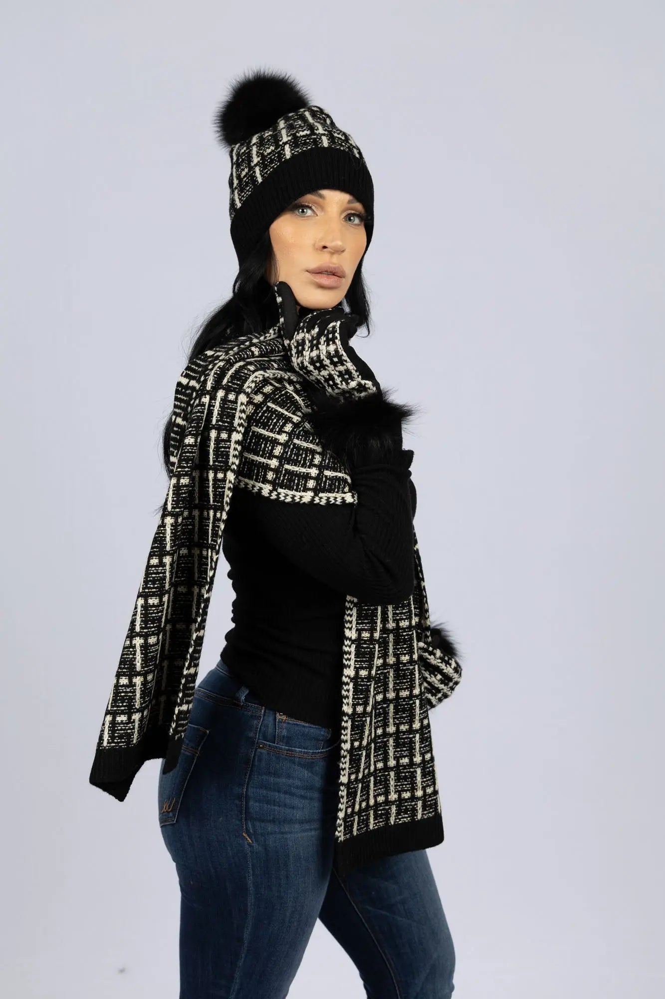 Mix Tweed Hat with Fox Pom Pom