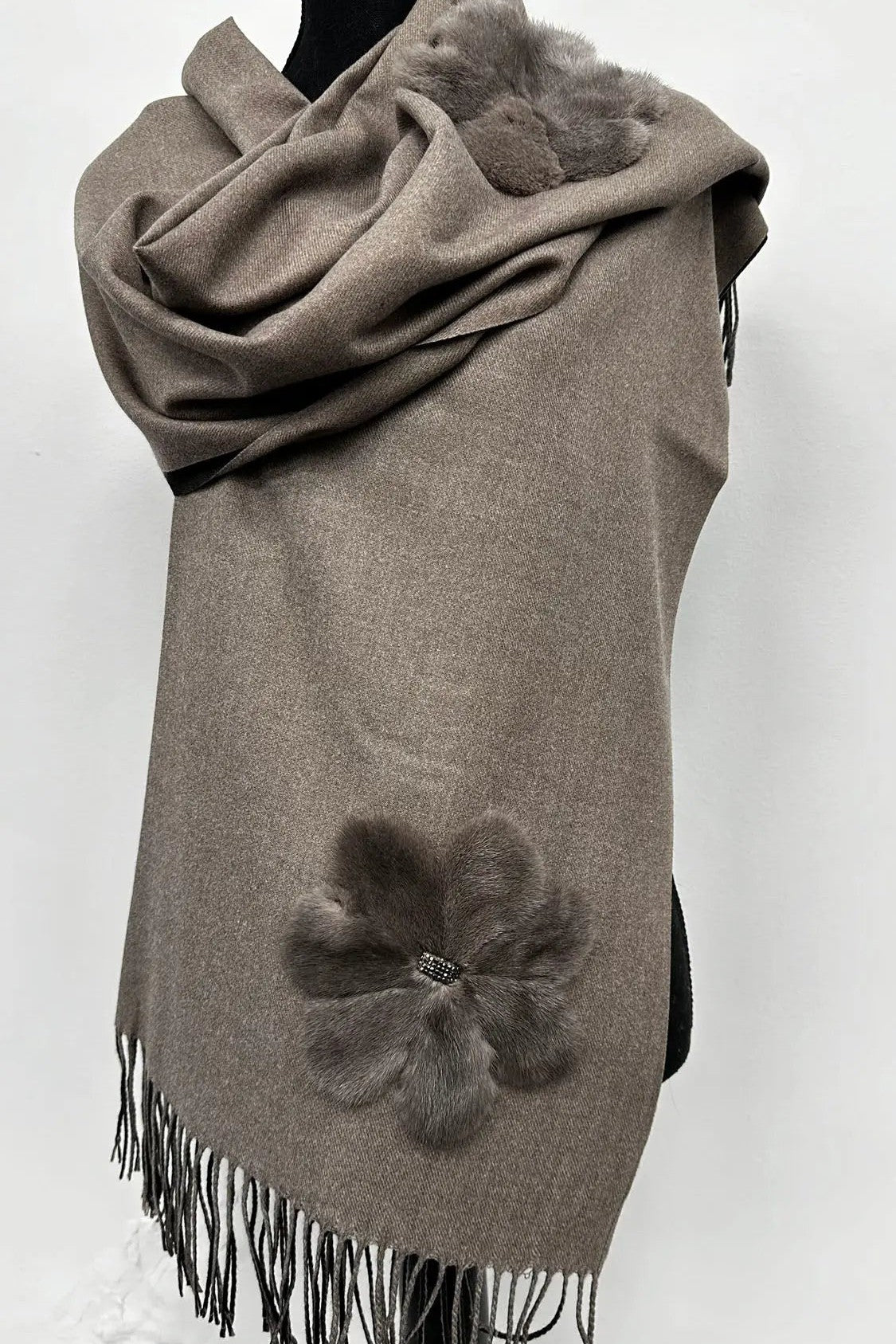 Cashmere Scarf with Mink Flowers