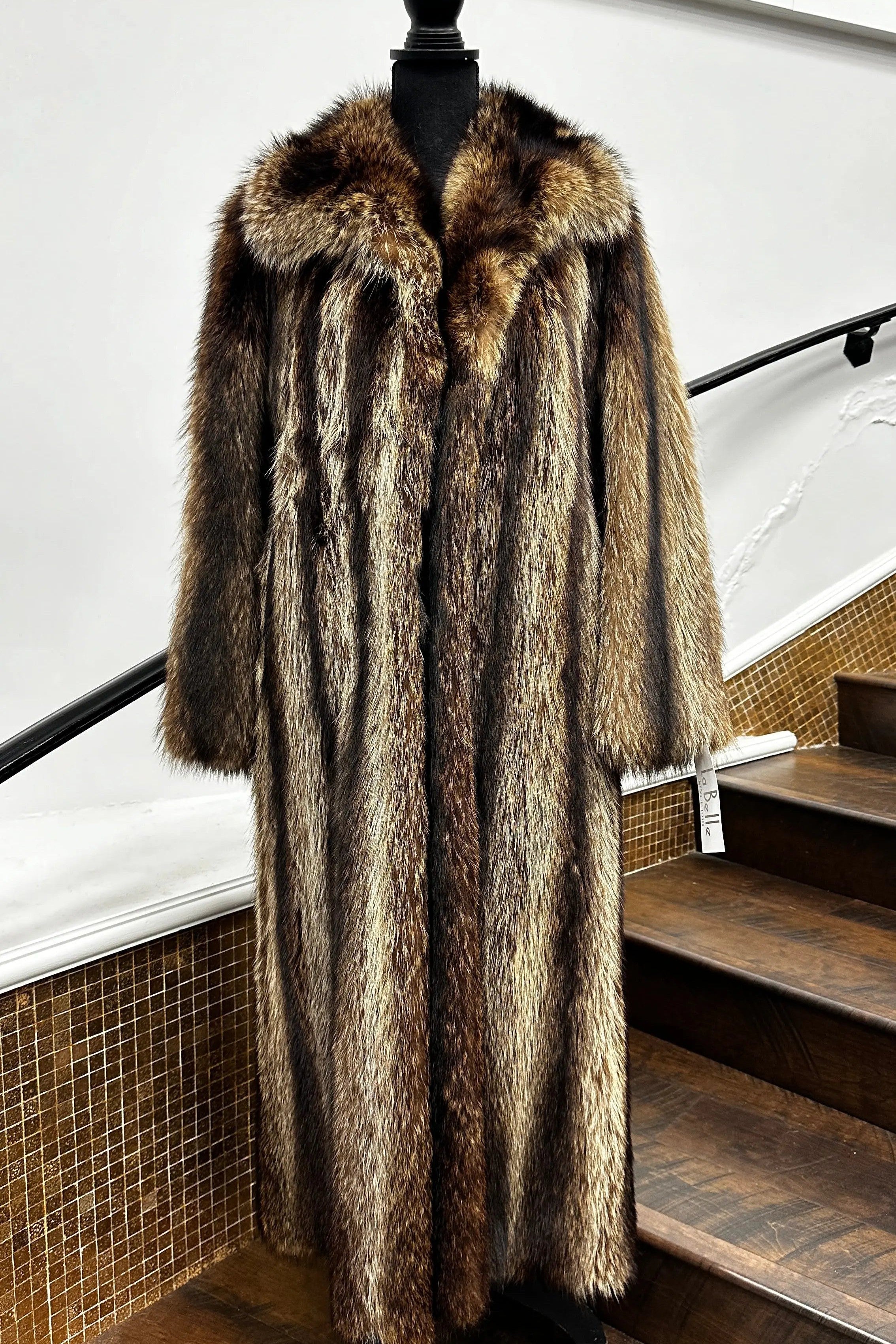 トルネードマート　クロコ型押しraccoon dogファーロングコート Vintage Full Length Racoon Coat – LaBelle Since 1919